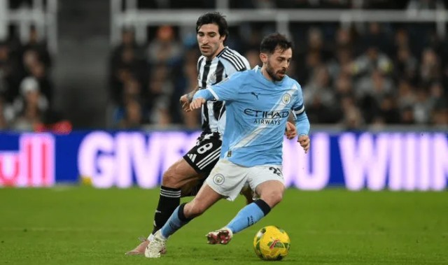 奇异果体育-B席：不知该说什么，不想说太多，这些判罚反正懂得都懂吧