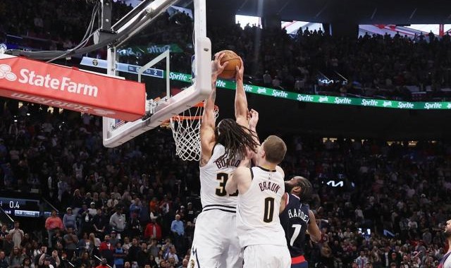 奇异果官方平台-神剧情！掘金快艇大冲突6人吃T，戈登极限补扣绝杀